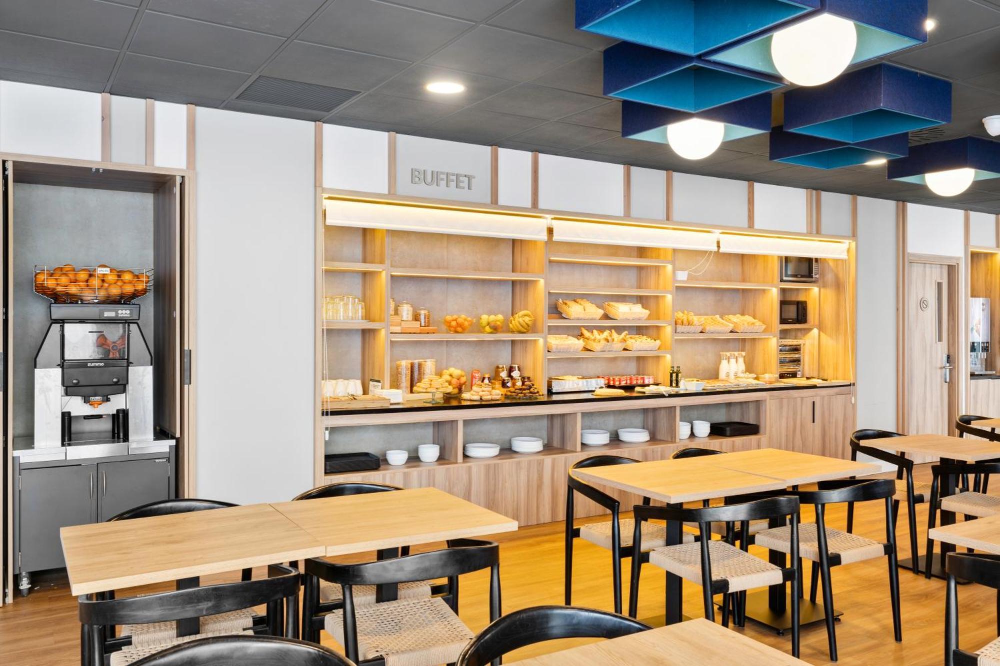 马德里洛扎斯住宿加早餐酒店 拉斯·罗萨斯·德·马德里 外观 照片